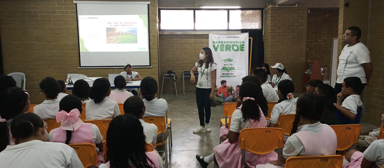 Grupo ecológico "Guardianes del Medio Ambiente" participaron en charla sobre cambio climático